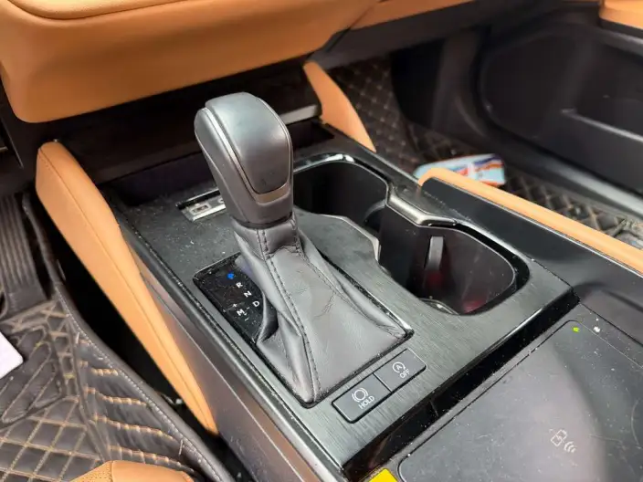 Lexus ES 2024 Model 200 Premium – фото 10