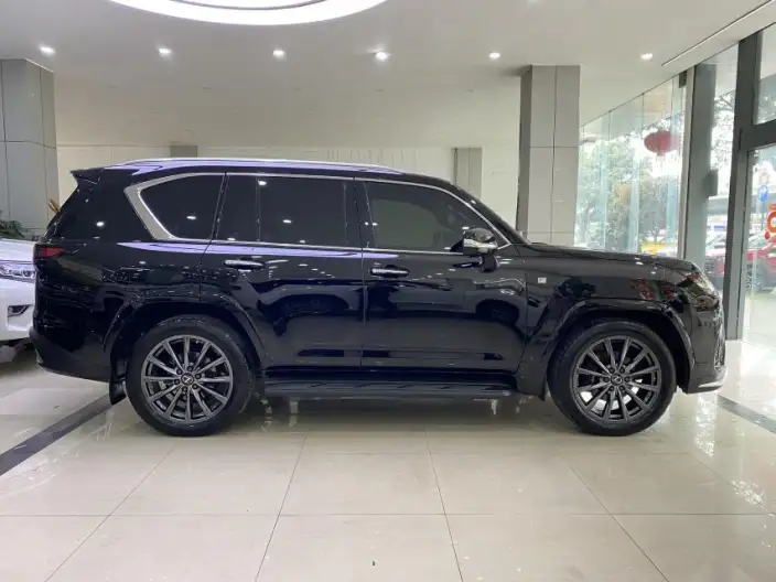 Lexus LX 2023 Model 3.5T Automatic 4WD 7 seat Parallel Imported – фото 7