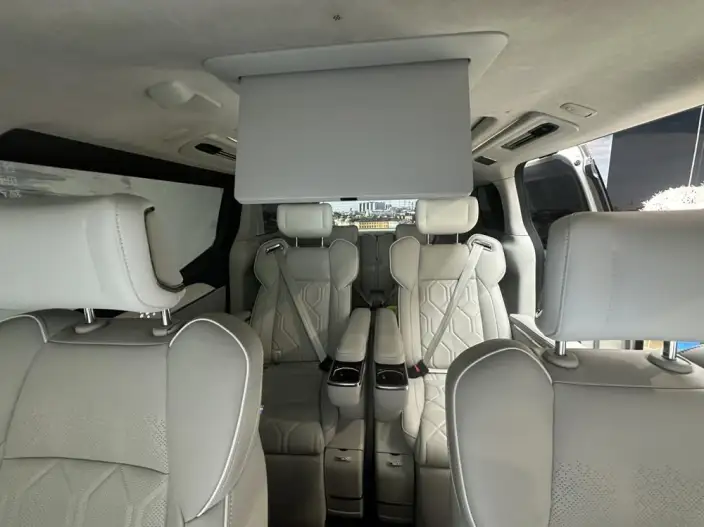 Volvo EM90 2025 Model Ultra VI seat – фото 10