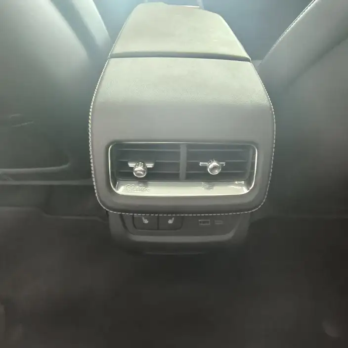 Cadillac XT5 2025 Model 28T 4WD Noble Model – фото 8