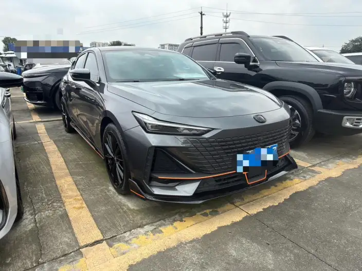 Changan UNI-V 2023 Model 1.5T Sports Edition – фото 3