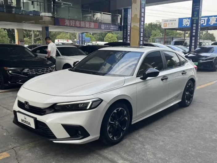 Honda Civic 2022 Model 240TURBO CVT Combustion Edition – фото 1