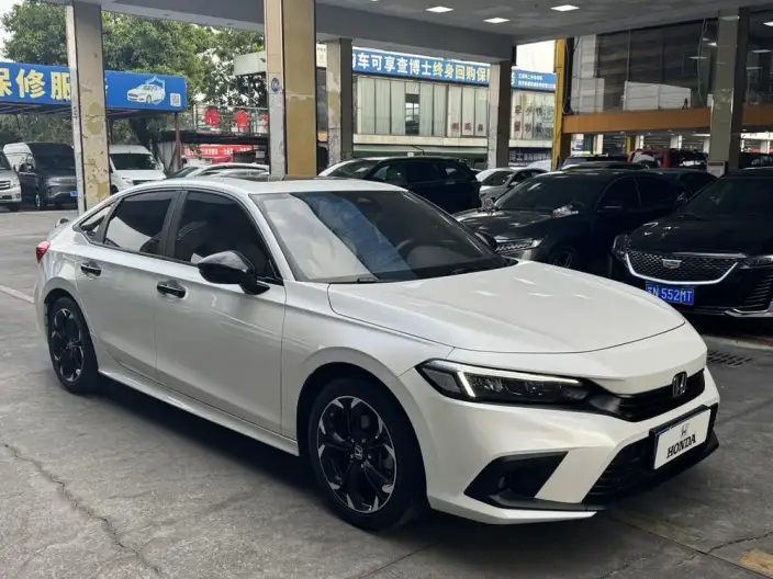 Honda Civic 2022 Model 240TURBO CVT Combustion Edition – фото 3
