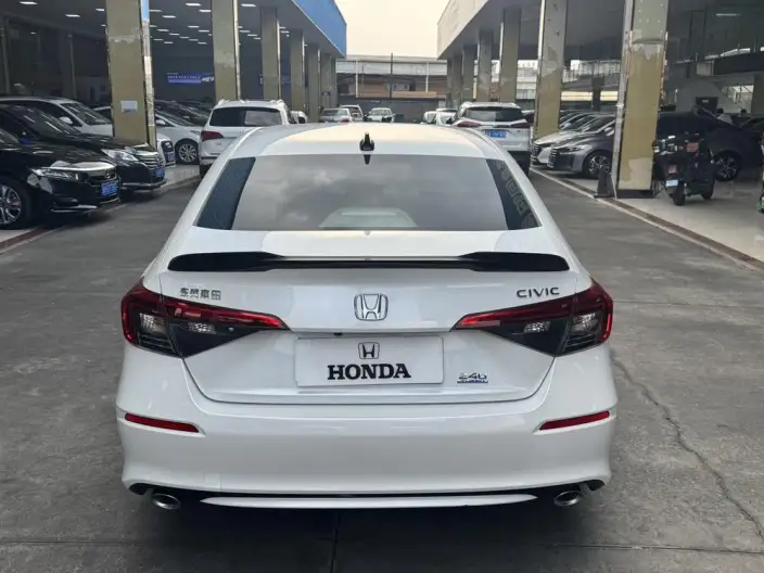 Honda Civic 2022 Model 240TURBO CVT Combustion Edition – фото 5