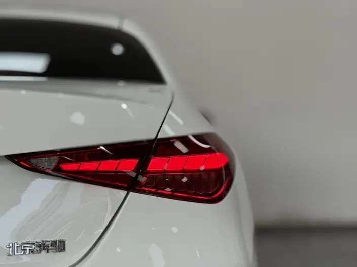Mercedes-Benz C-Class 2023 Model C 260 L Sports Edition – фото 7