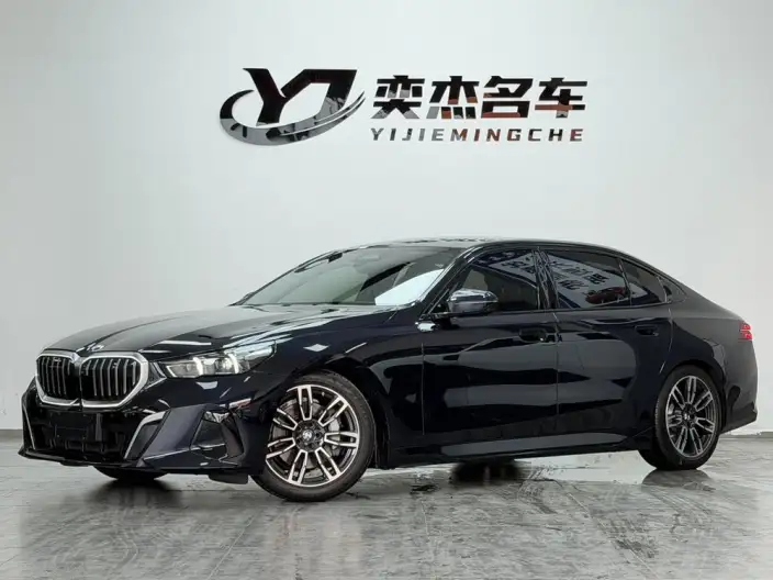 BMW 5 Series 2024 Model 530Li Leading Model M Sports Set – фото 1