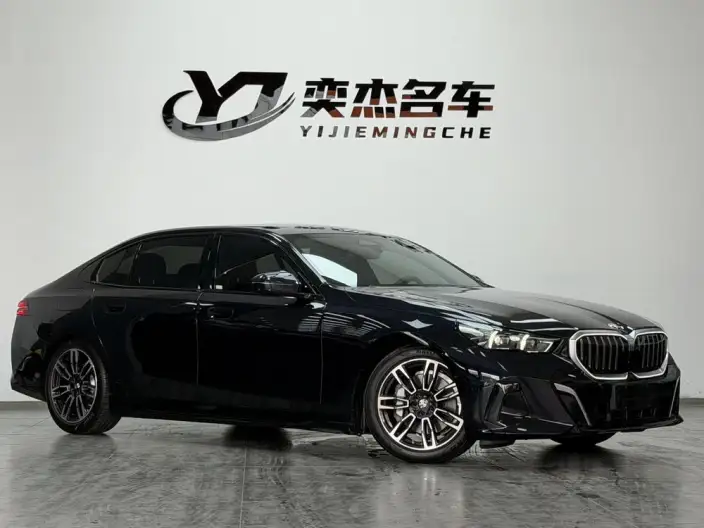 BMW 5 Series 2024 Model 530Li Leading Model M Sports Set – фото 3