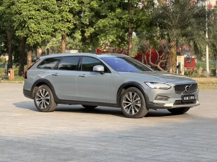 Volvo V90 2022 Model Cross Country B5 AWD Zhiyuan Edition