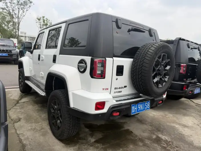 BAIC BJ40 2023 Model 2.0D Automatic 4WD Blade Hero Edition Warrior Model – фото 4
