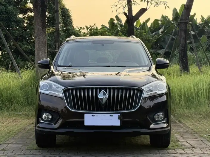 BORGWARD BX7 2018 Model 28T 4WD Comfort Model 5 seat – фото 2
