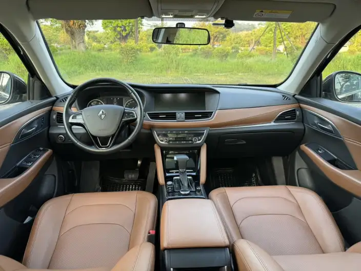 BORGWARD BX7 2018 Model 28T 4WD Comfort Model 5 seat – фото 7