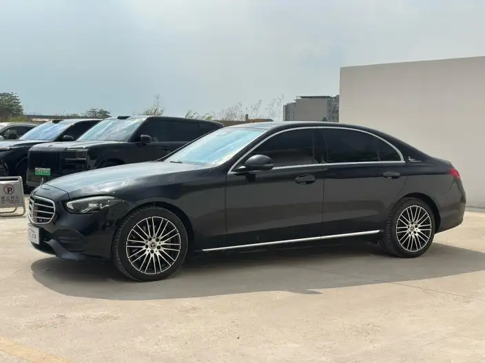 Mercedes-Benz C-Class 2022 Model C 260 L – фото 1