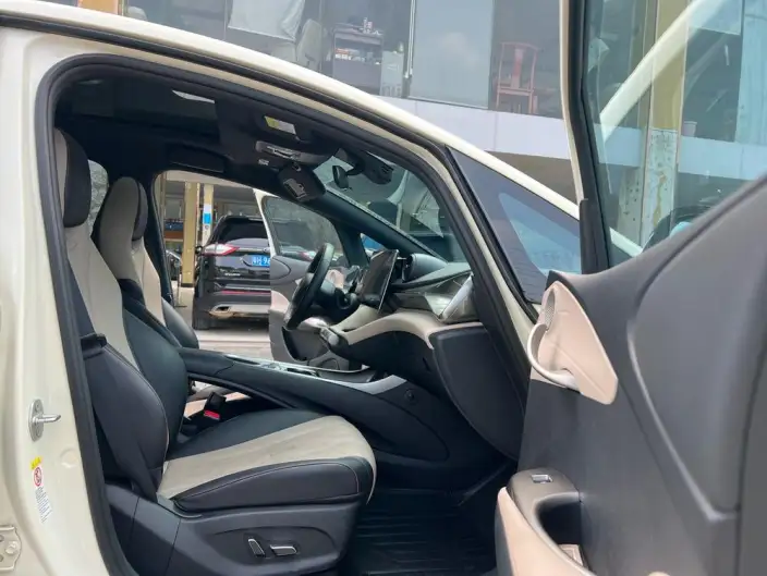 BYD Dolphin 2023 Model Fashion Edition – фото 7