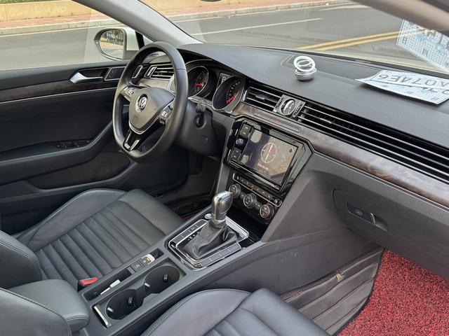 Volkswagen Magotan 2019 330TSI DSG Luxury China VI – фото 10