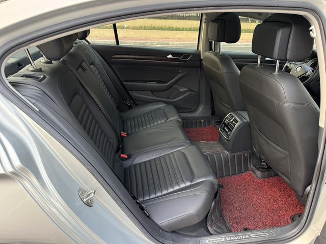 Volkswagen Magotan 2019 330TSI DSG Luxury China VI – фото 17