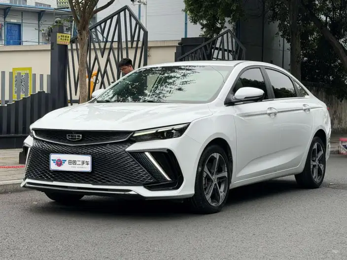 Emgrand L 2022 Model 1.4T CVT Supreme Model – фото 1
