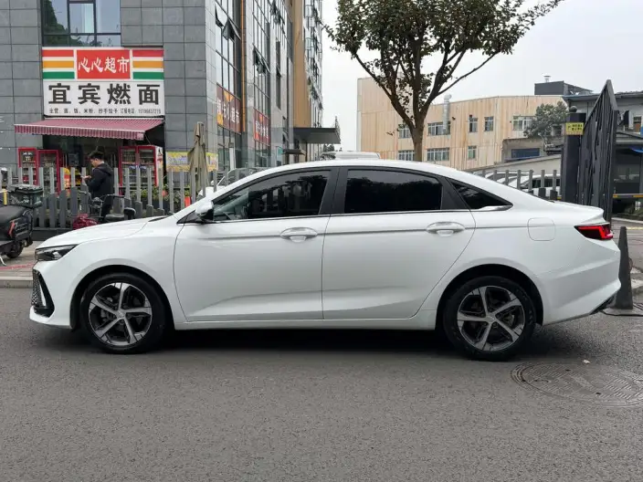 Emgrand L 2022 Model 1.4T CVT Supreme Model – фото 3