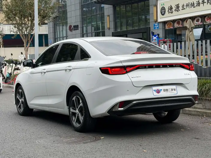Emgrand L 2022 Model 1.4T CVT Supreme Model – фото 4