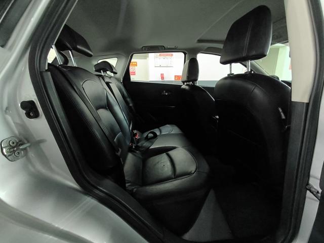 Nissan Qashqai 2011 модификация 2.0XV Lei CVT 2WD – фото 5