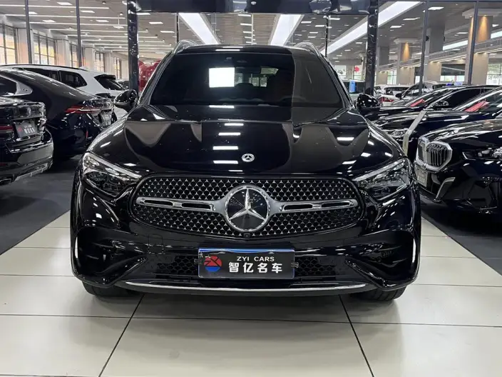 Mercedes-Benz GLC 2024 Model GLC 300 L 4MATIC Luxury Model 5 seat – фото 2