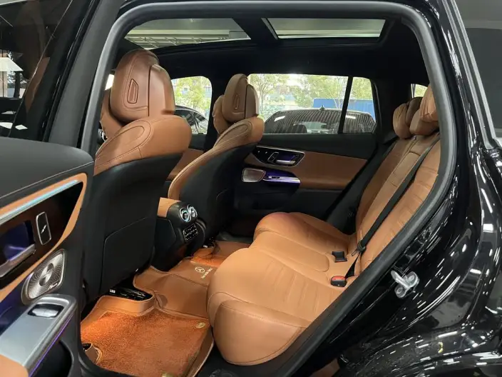 Mercedes-Benz GLC 2024 Model GLC 300 L 4MATIC Luxury Model 5 seat – фото 9