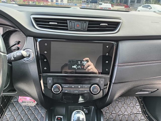 Nissan Qashqai 2022 2.0L XV Prem. Luxury – фото 5