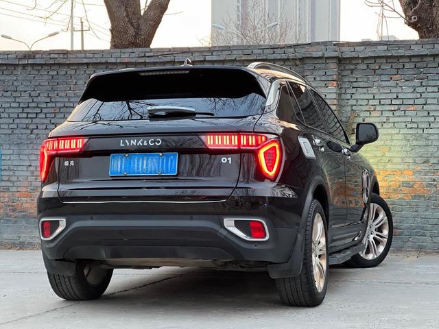 Lynk & Co 01 2017 2.0T 2WD Type Pro – фото 9