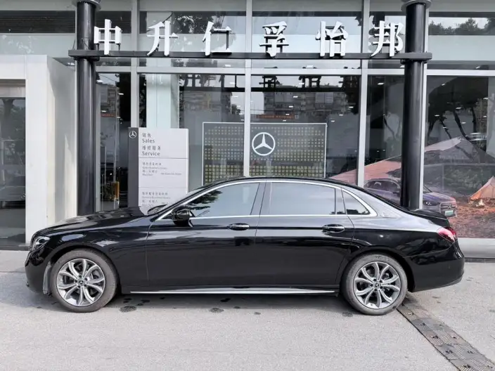 Mercedes-Benz E-Class 2022 Model E 300 L Luxury Model Sports sedan – фото 3