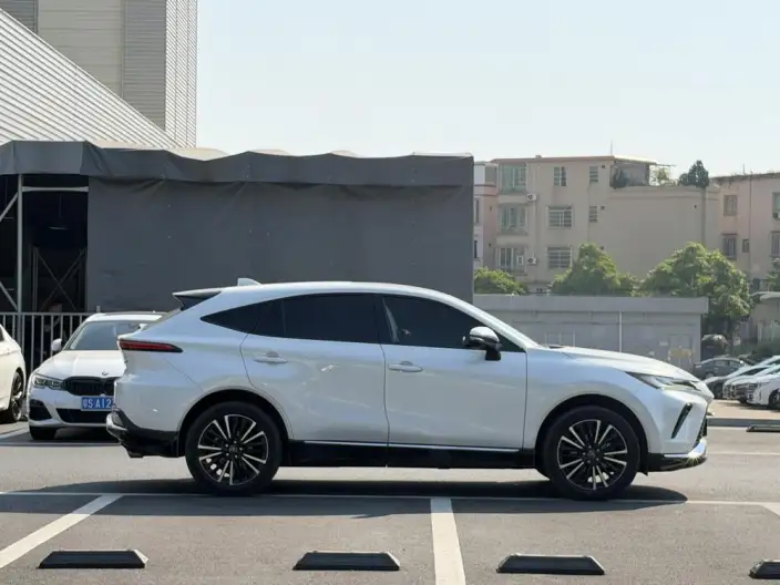 Venza 2023 Model 2.0L CVT 2WD Premium Edition – фото 7