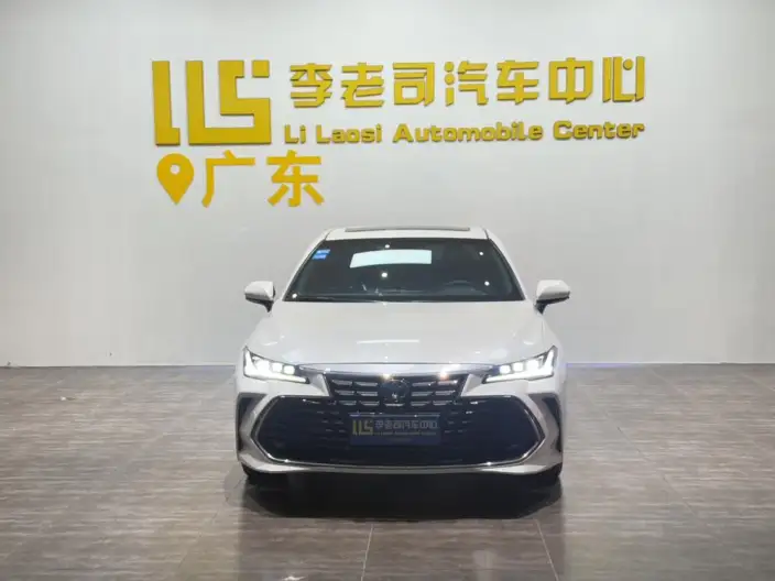 Toyota Avalon 2022 Model Hybrid 2.5L Deluxe Edition – фото 2