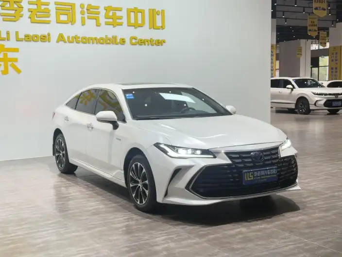 Toyota Avalon 2022 Model Hybrid 2.5L Deluxe Edition – фото 3