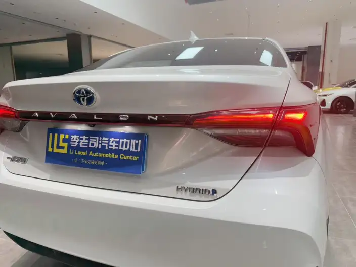 Toyota Avalon 2022 Model Hybrid 2.5L Deluxe Edition – фото 6