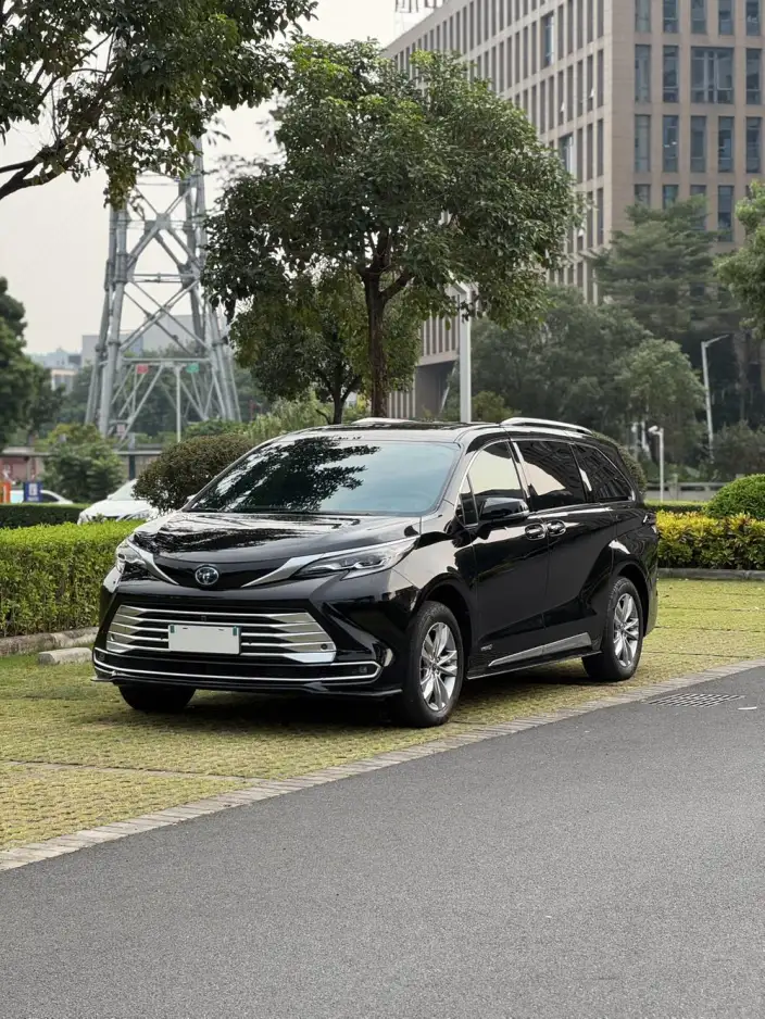 Toyota Sienna 2021 Model 2.5L Hybrid Platinum edition – фото 1