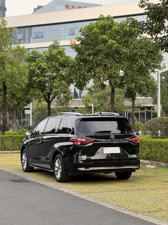 Toyota Sienna 2021 Model 2.5L Hybrid Platinum edition – фото 4