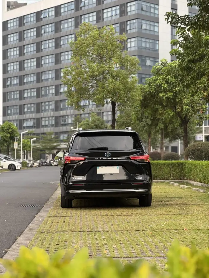 Toyota Sienna 2021 Model 2.5L Hybrid Platinum edition – фото 5
