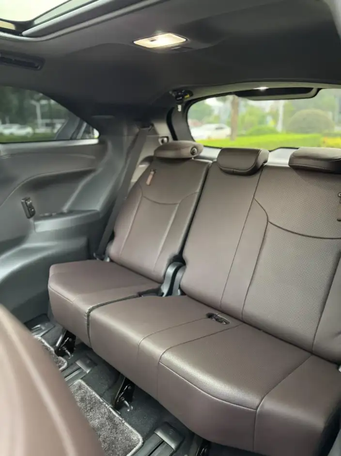 Toyota Sienna 2021 Model 2.5L Hybrid Platinum edition – фото 9