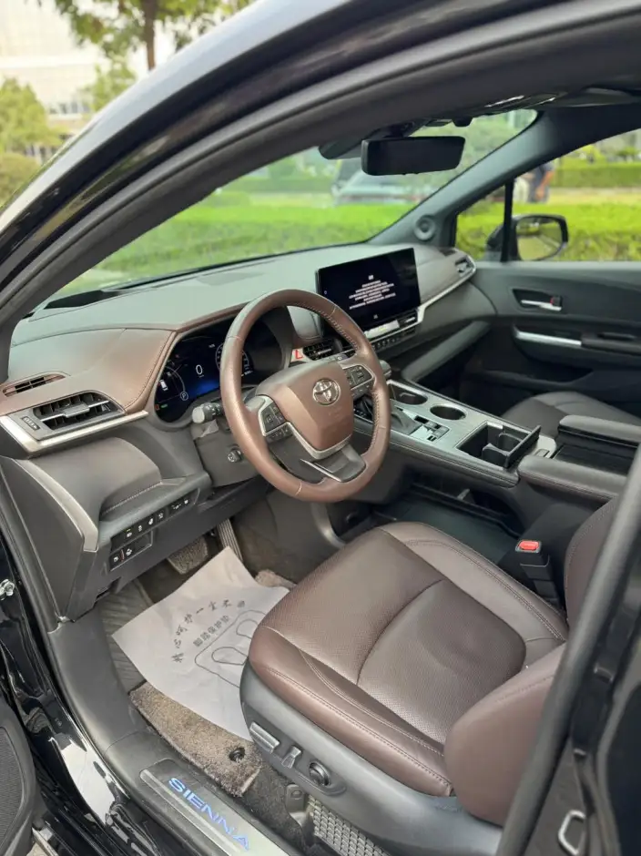 Toyota Sienna 2021 Model 2.5L Hybrid Platinum edition – фото 10