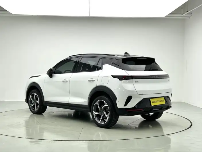 Lynk & Co 06 2026 Model Relive 1.5T Ultra – фото 5