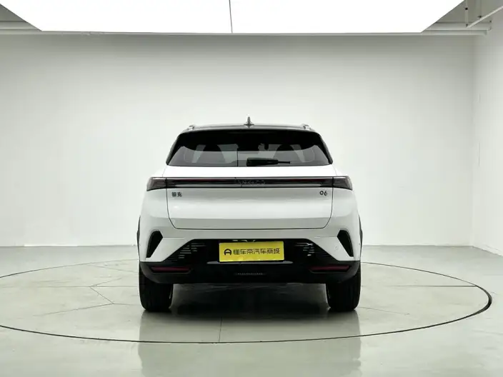 Lynk & Co 06 2026 Model Relive 1.5T Ultra – фото 6