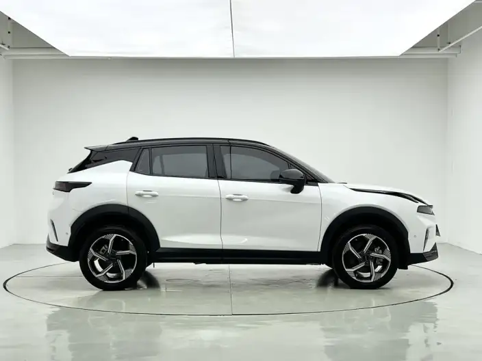 Lynk & Co 06 2026 Model Relive 1.5T Ultra – фото 8