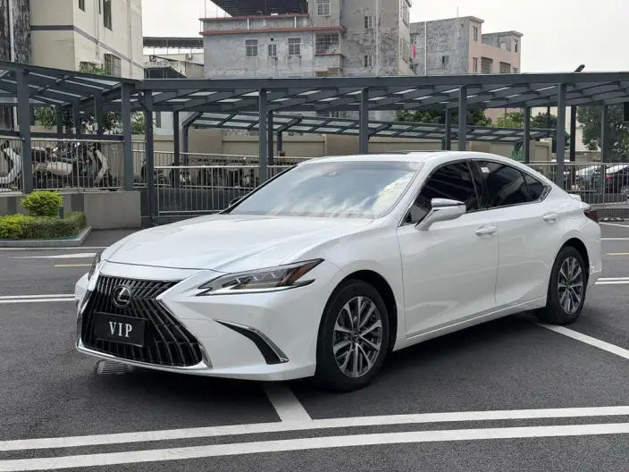 Lexus ES 2022 Model 300h Superior Edition – фото 1