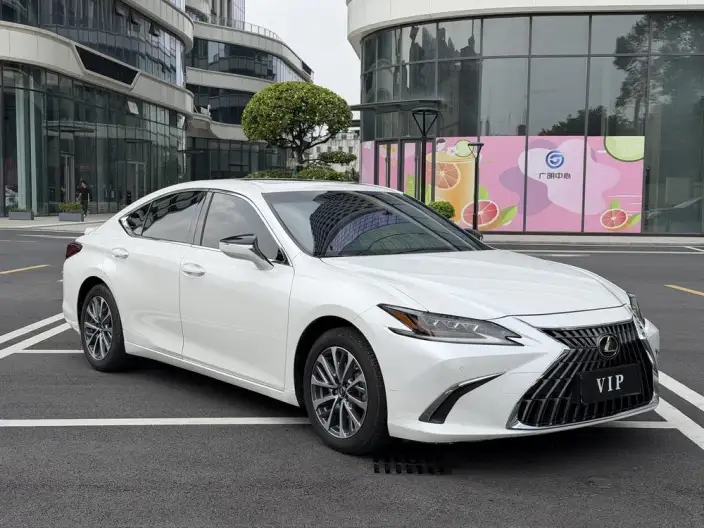 Lexus ES 2022 Model 300h Superior Edition – фото 3
