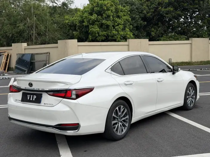 Lexus ES 2022 Model 300h Superior Edition – фото 6