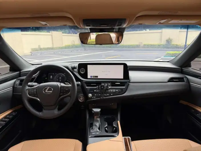 Lexus ES 2022 Model 300h Superior Edition – фото 7