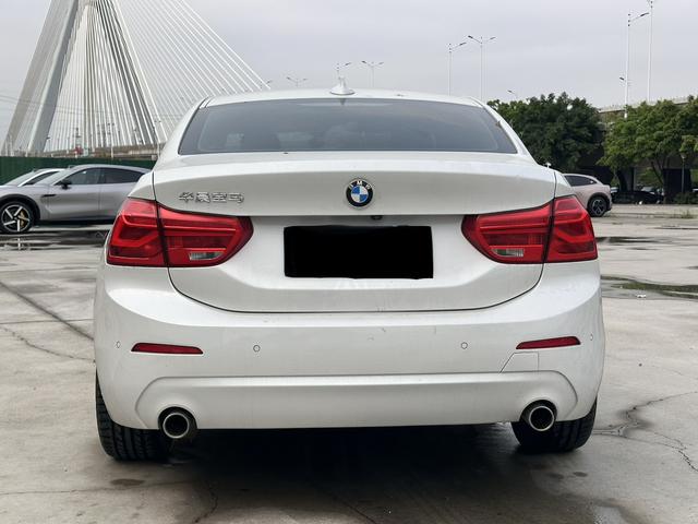 BMW 1 Series Модель 2020 года 120i Fashion – фото 7