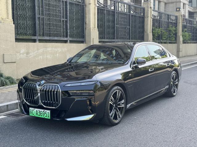 BMW i7 Раздел 2023 eDrive50L Exclusive M Sports Set – фото 1