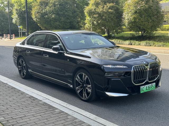 BMW i7 Раздел 2023 eDrive50L Exclusive M Sports Set – фото 2