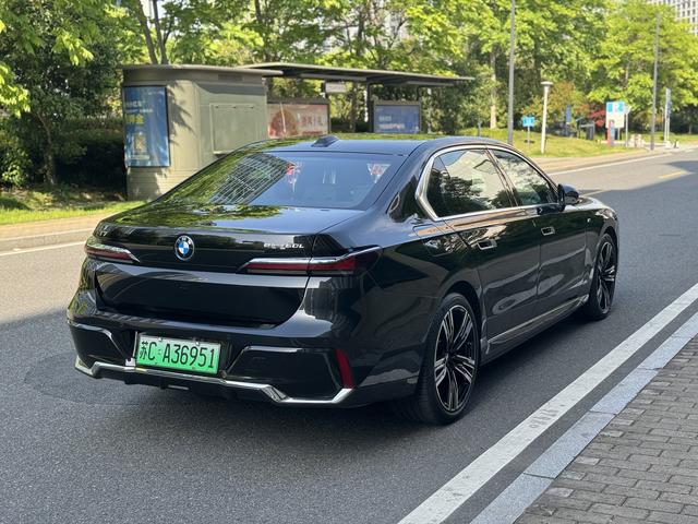 BMW i7 Раздел 2023 eDrive50L Exclusive M Sports Set – фото 3