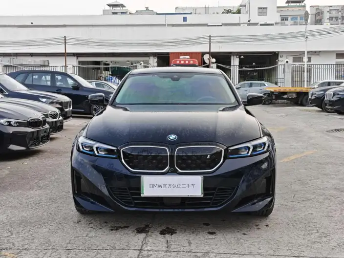 BMW i3 2023 Model Facelift eDrive40L Night Edition Sports Set – фото 2