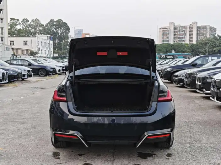 BMW i3 2023 Model Facelift eDrive40L Night Edition Sports Set – фото 7
